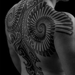 Black Spiral Tattoo Von Mans Back