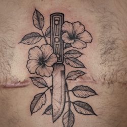 Berlin Ink - Mitte Tattoo Messer Und Hibiscus